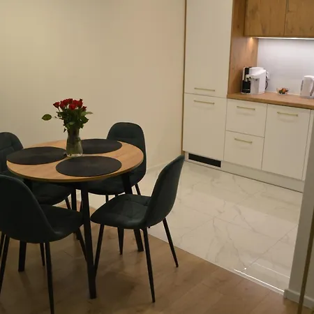 Apartment Aktorow Bronowice